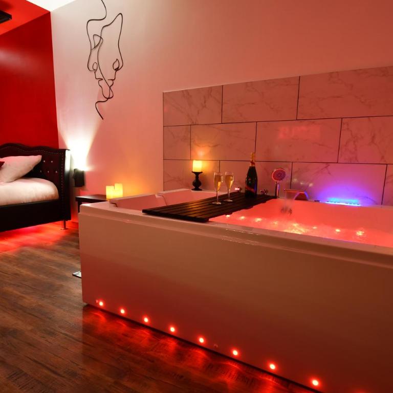 L'Arena - Love Room, Jacuzzi - Studio mit Whirlpool - 7
