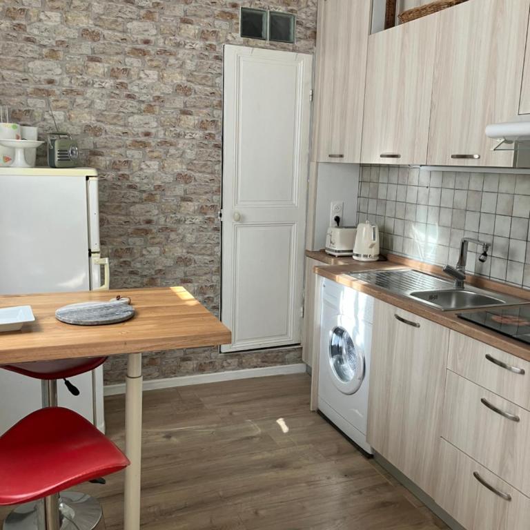 Appartement central des terres chaudes proche bord de mer - Appartement - Vue sur Mer - 6