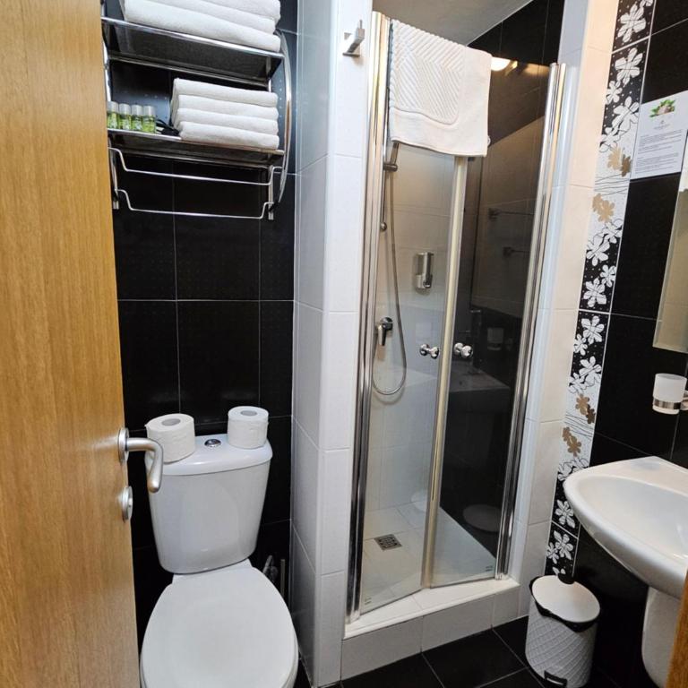 NevSki Apartments - Standard Studio - 11