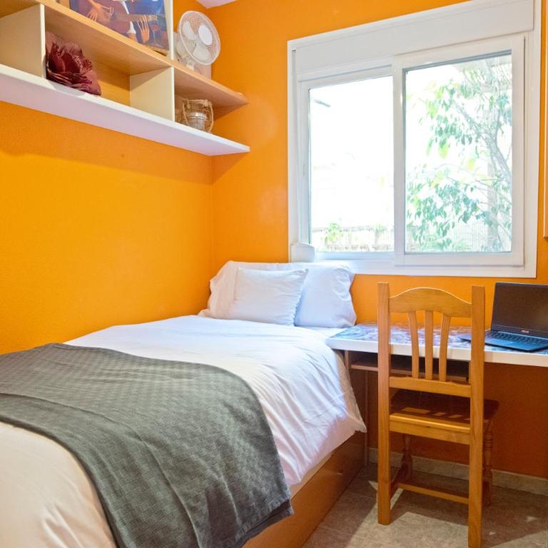 Casa con gran patio privado - Two-Bedroom Apartment - 40