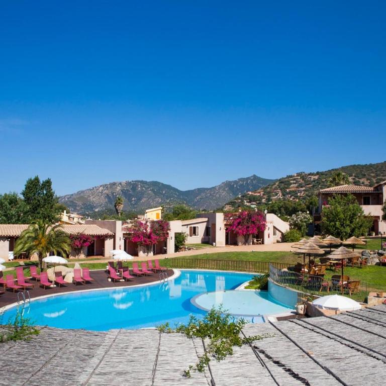 Apartment in residence with pool - One-Bedroom Apartment - 7