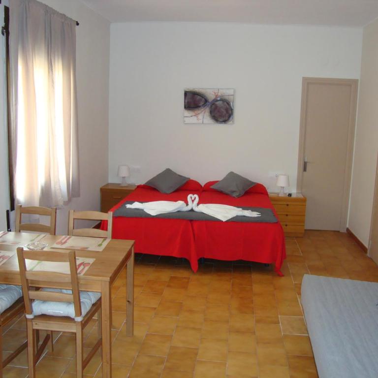 Apartaments Claudi - Estudio - 1
