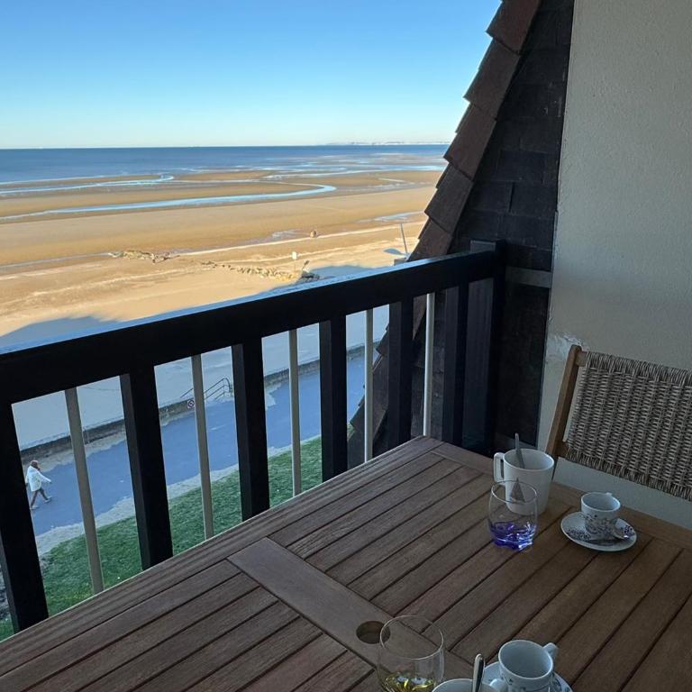 Appartement rénové 3 pièces, balcon vue mer, parking, internet, pour 4 pers. - FR-1-487-376 - Appartement - 3
