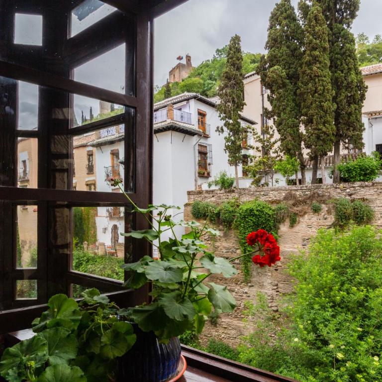 Palacio de Mariana Pineda - Deluxe Double Room with Alhambra Views - 2