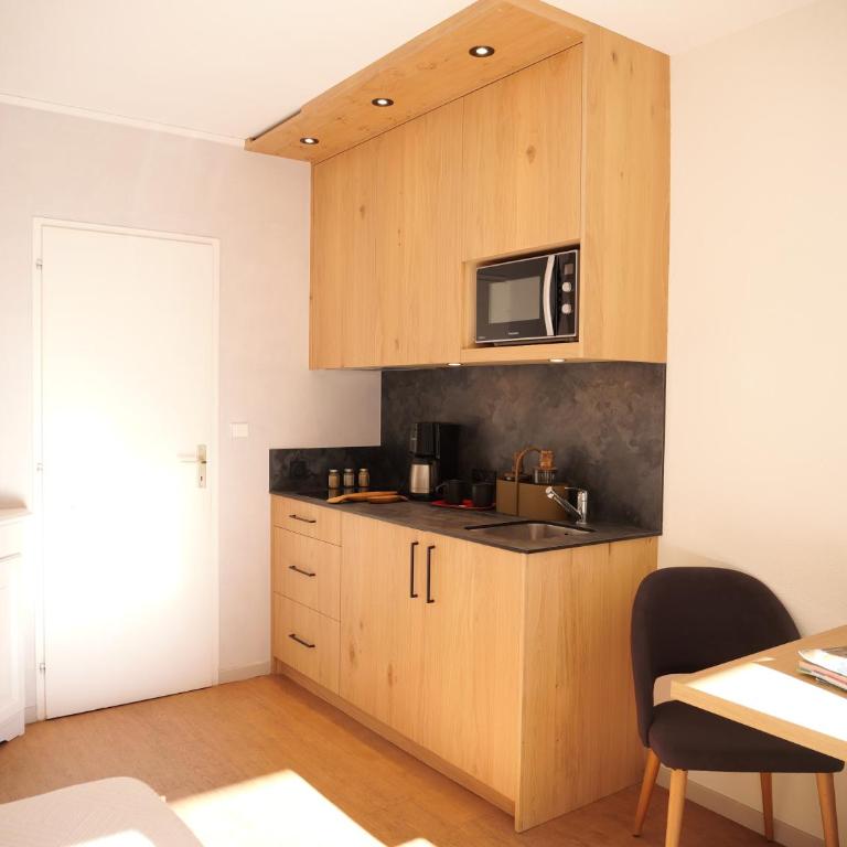 Résidence La Rochetaillée - Studio Confort avec Balcon (2 Adultes) - Vue sur Montagne - 9
