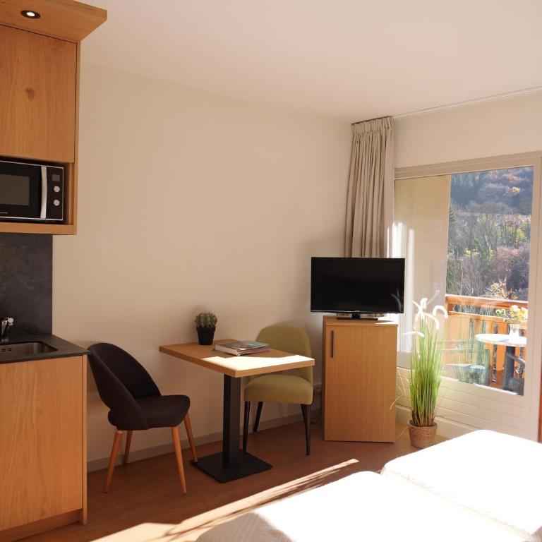 Résidence La Rochetaillée - Studio Confort avec Balcon (2 Adultes) - Vue sur Montagne - 4