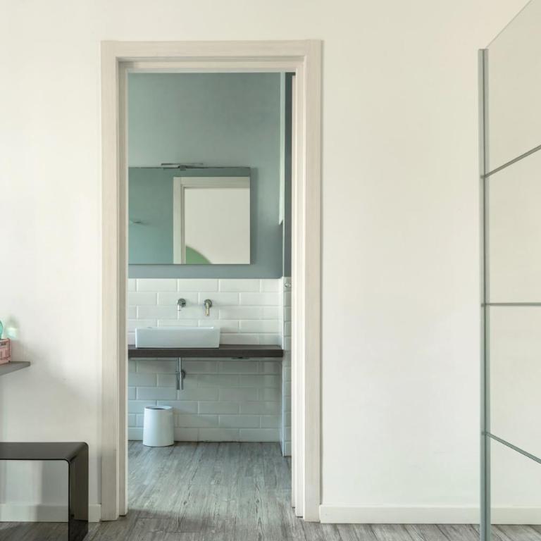 Spacebility City - self check-in - Deluxe Double Room with Balcony - 10