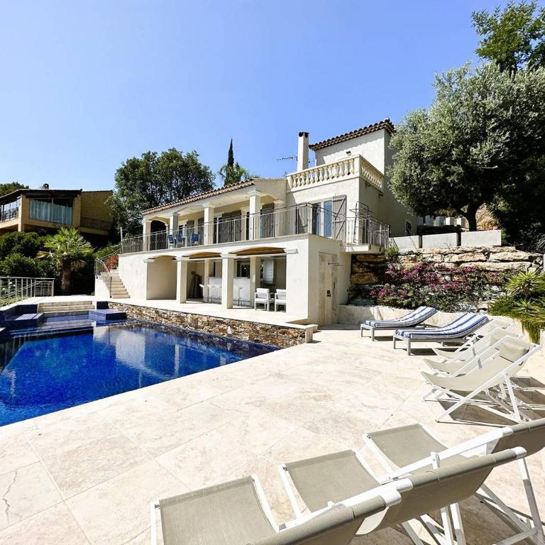 La Mandragora, belle Villa pour 6 personnes avec piscine à débordement et vue mer à La Londe-les-Maures - Ferienhaus mit 3 Schlafzimmern - 8