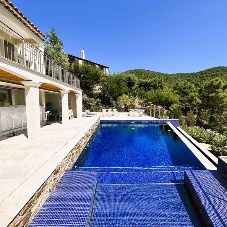 La Mandragora, belle Villa pour 6 personnes avec piscine à débordement et vue mer à La Londe-les-Maures - Ferienhaus mit 3 Schlafzimmern - 9