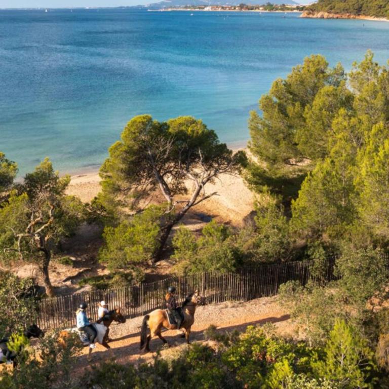 Villa Cigalou pour 8 personnes avec piscine chauffée et petite vue mer au domaine de Valcros à La Londe les Maures - Casa de 4 dormitorios - 26