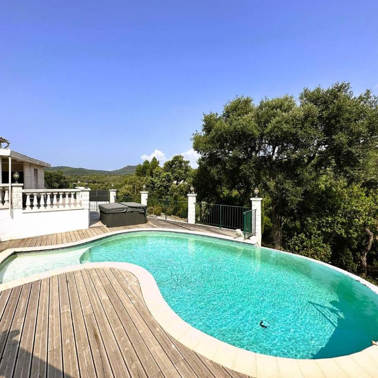 Villa Cigalou pour 8 personnes avec piscine chauffée et petite vue mer au domaine de Valcros à La Londe les Maures - Casa de 4 dormitorios - 3