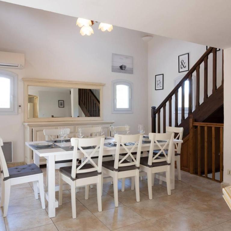 Villa Cigalou pour 8 personnes avec piscine chauffée et petite vue mer au domaine de Valcros à La Londe les Maures - Casa de 4 dormitorios - 9