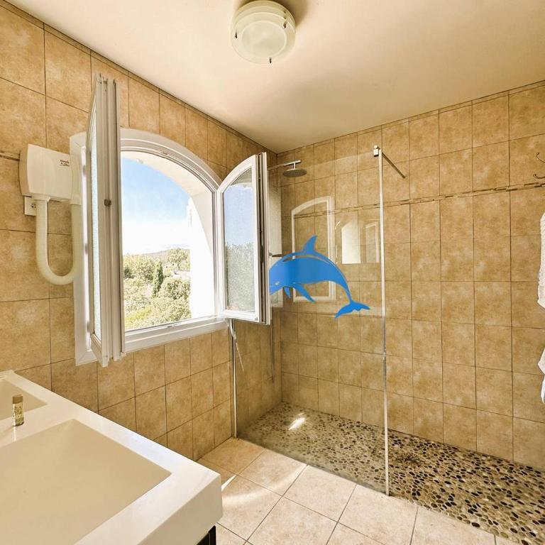 Villa Cigalou pour 8 personnes avec piscine chauffée et petite vue mer au domaine de Valcros à La Londe les Maures - Casa de 4 dormitorios - 18