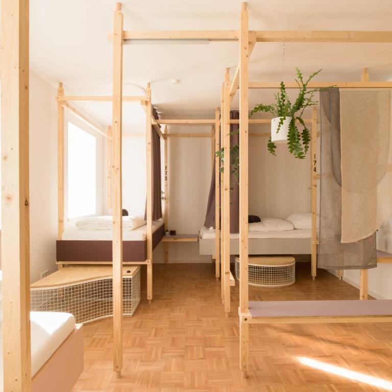 Montagu Hostel & Bar - Single Bed in 7 Bed Mixed Dormitory Room - 3