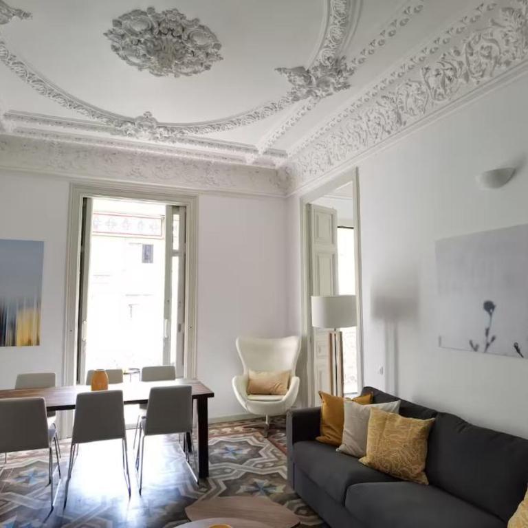 Casa Luxe Suites Barcelona - Three-Bedroom Deluxe Apartment - 20