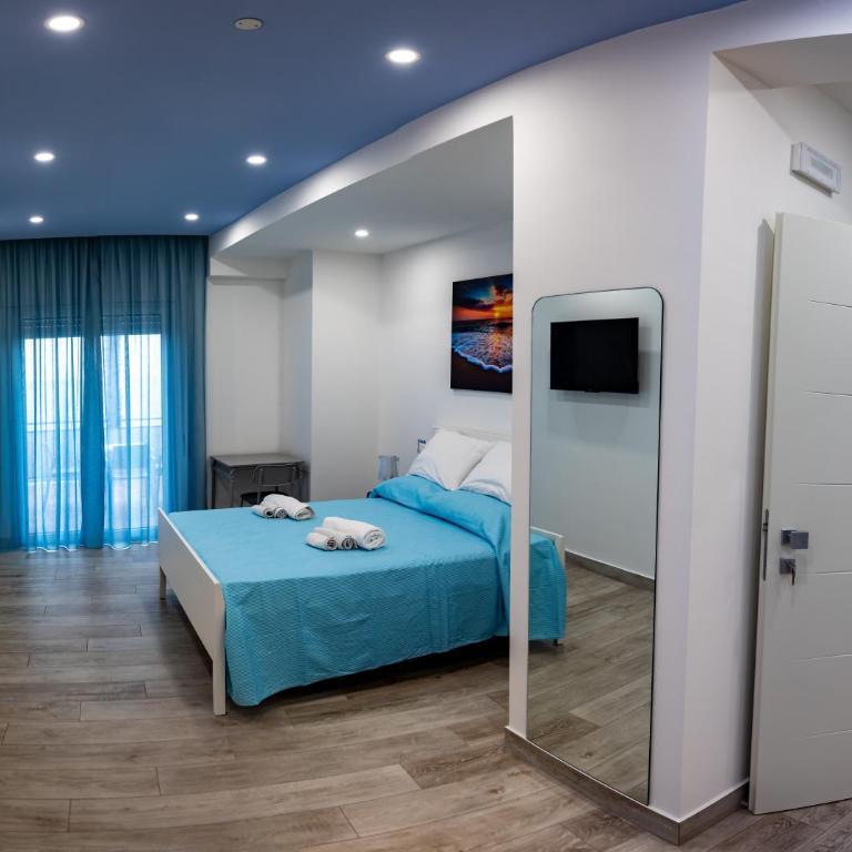 La Terrazza sul Mare Modern Apartment - Two-Bedroom Apartment with Terrace and Sea View - 36
