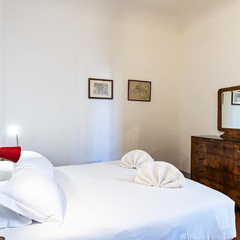 Sant'Antonino Cozy Corner - Three-Bedroom Apartment - 2