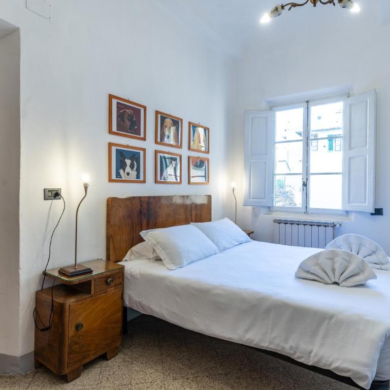 Sant'Antonino Cozy Corner - Three-Bedroom Apartment - 10