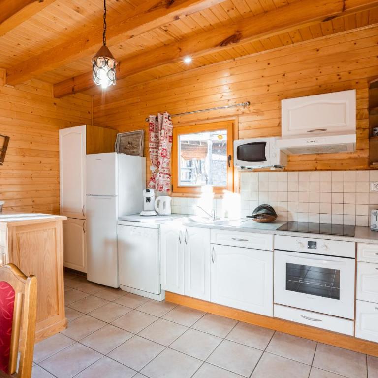 À 400m des pistes, confortable chalet pour 10 - Chalet - 8