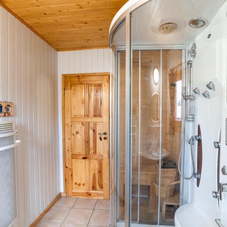 À 400m des pistes, confortable chalet pour 10 - Chalet - 16