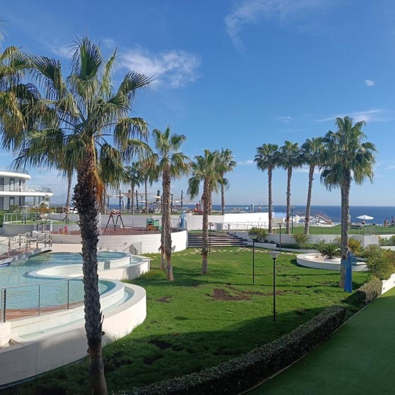 Moderno apartamento con terraza y vistas al mar R22 by Novadesta - Two-Bedroom Apartment - 15