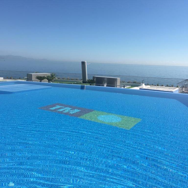Moderno apartamento con terraza y vistas al mar R22 by Novadesta - Two-Bedroom Apartment - 21