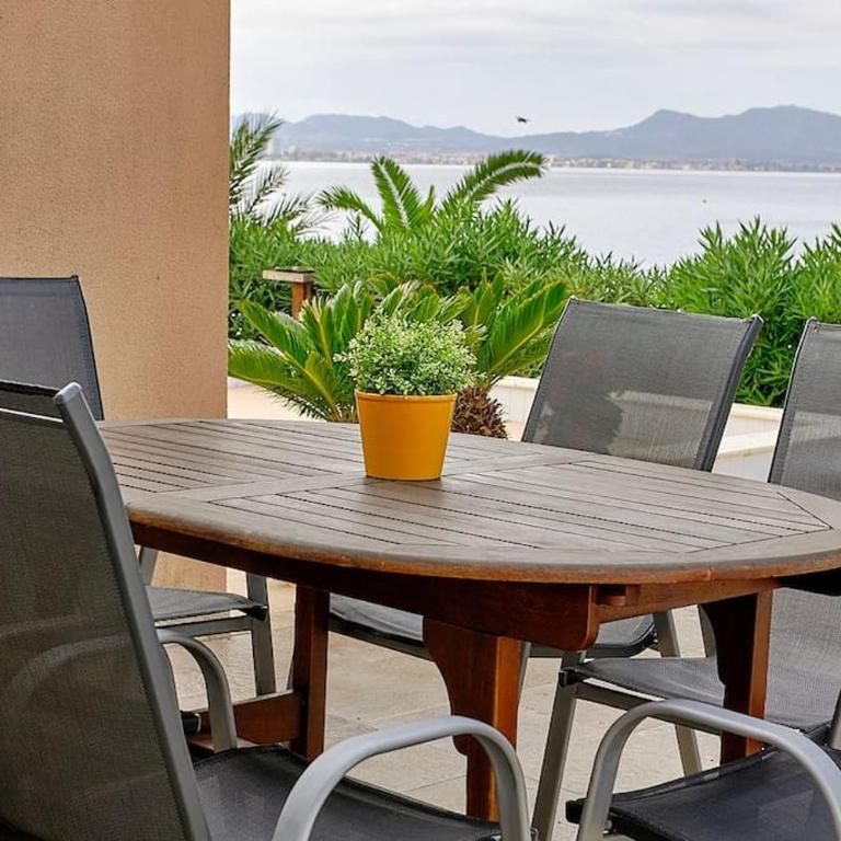 Retiro de Ensueño Frente al Mar - Three-Bedroom Apartment - 10