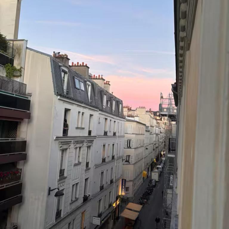 Eiffel Tower View Haussmanian Charm 2min walk from the Eiffel Tower gardens - Appartement - Vue sur Ville - 30