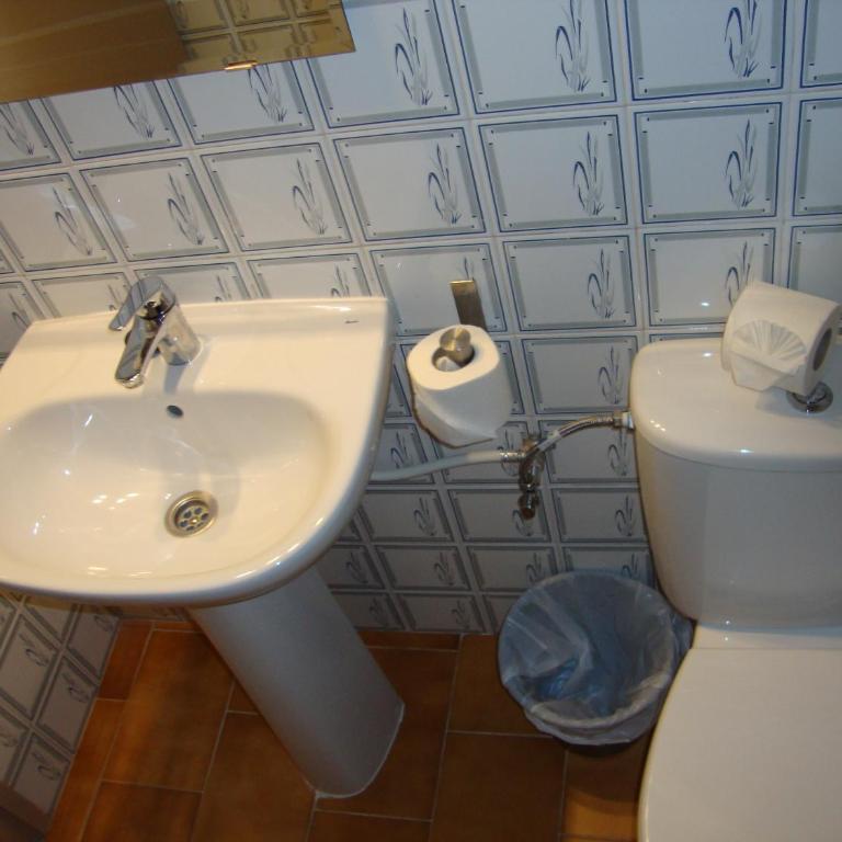 Apartaments Claudi - Estudio Familiar con terraza - 5