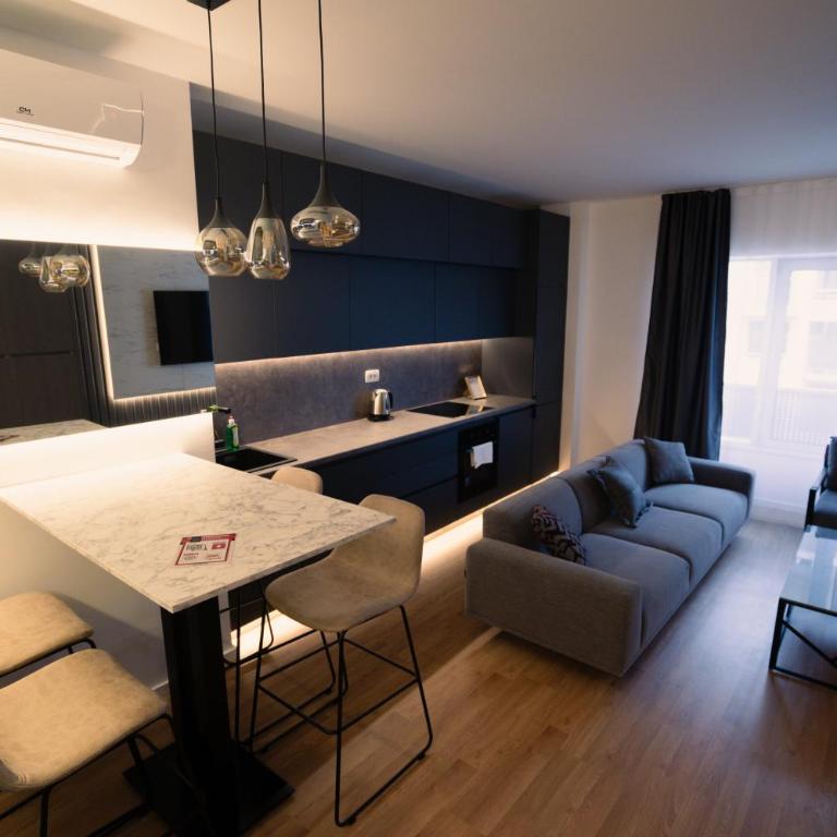 ToRo Hospitality - One-Bedroom Deluxe Apartment - 4