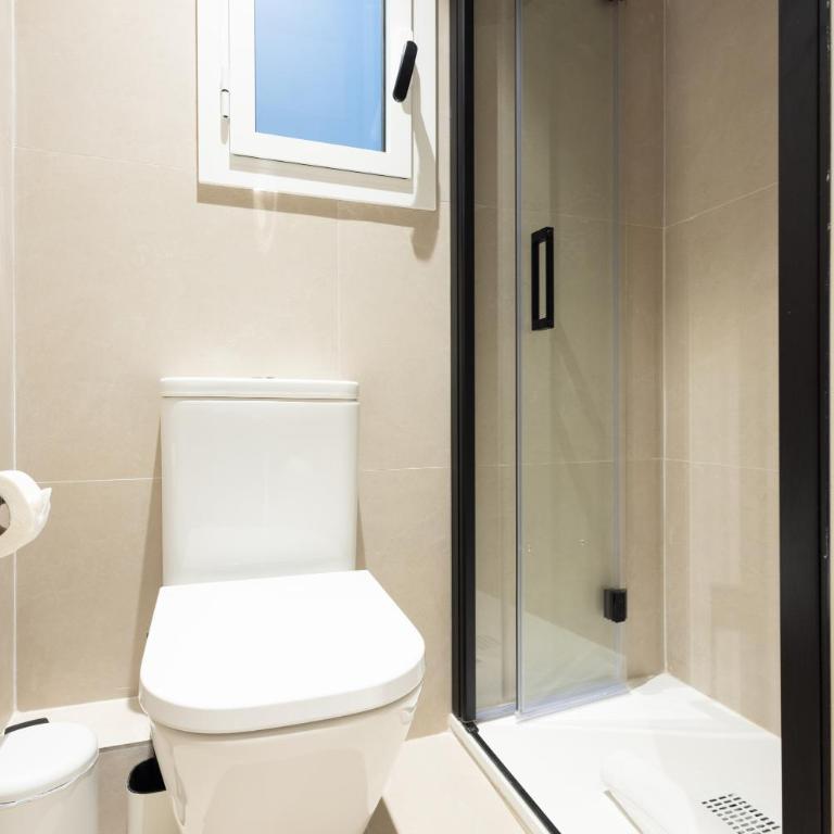 Stay U-nique Apartments Balmes II - Four-Bedroom Apartment - 21