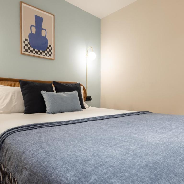 Stay U-nique Apartments Balmes II - Three-Bedroom Deluxe Apartment - 4
