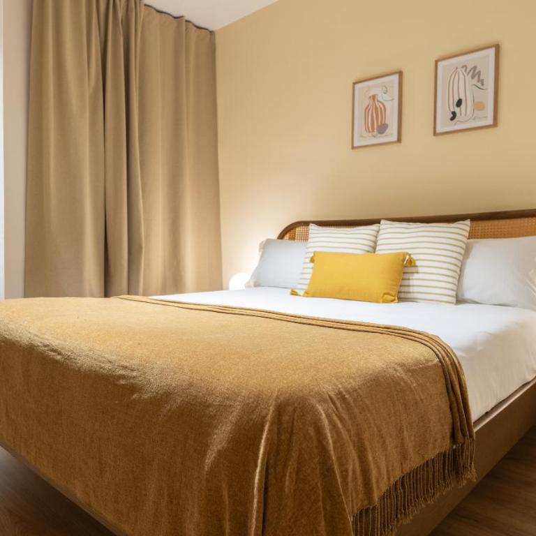 Stay U-nique Apartments Balmes II - Four-Bedroom Apartment - 12