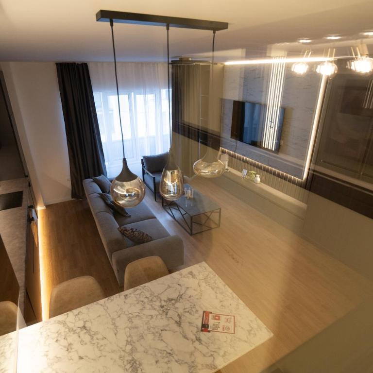 ToRo Hospitality - One-Bedroom Deluxe Apartment - 5