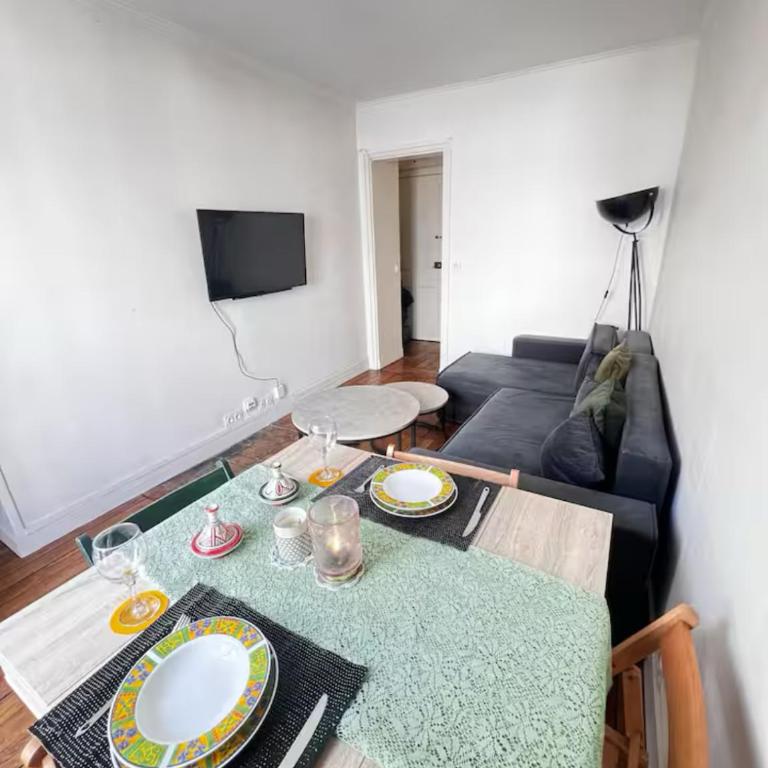 Eiffel Tower View Haussmanian Charm 2min walk from the Eiffel Tower gardens - Appartement - Vue sur Ville - 3
