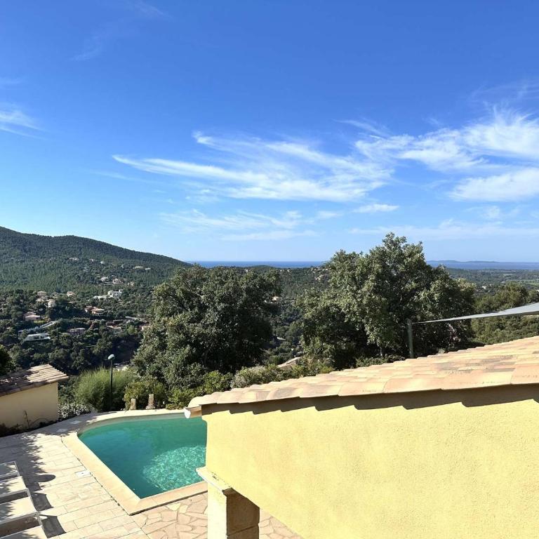 Villa Myosotis pour 8 personnes avec piscine chauffée et vue mer à La Londe-Les-Maures - Maison 4 Chambres - 5
