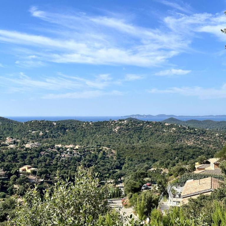 Villa Myosotis pour 8 personnes avec piscine chauffée et vue mer à La Londe-Les-Maures - Maison 4 Chambres - 6