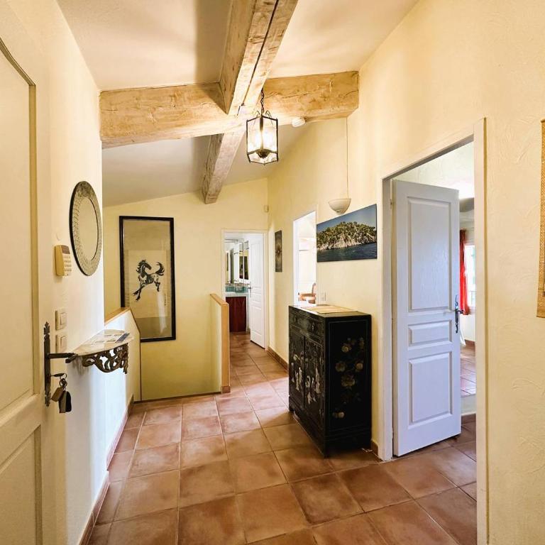 Villa Myosotis pour 8 personnes avec piscine chauffée et vue mer à La Londe-Les-Maures - Maison 4 Chambres - 7