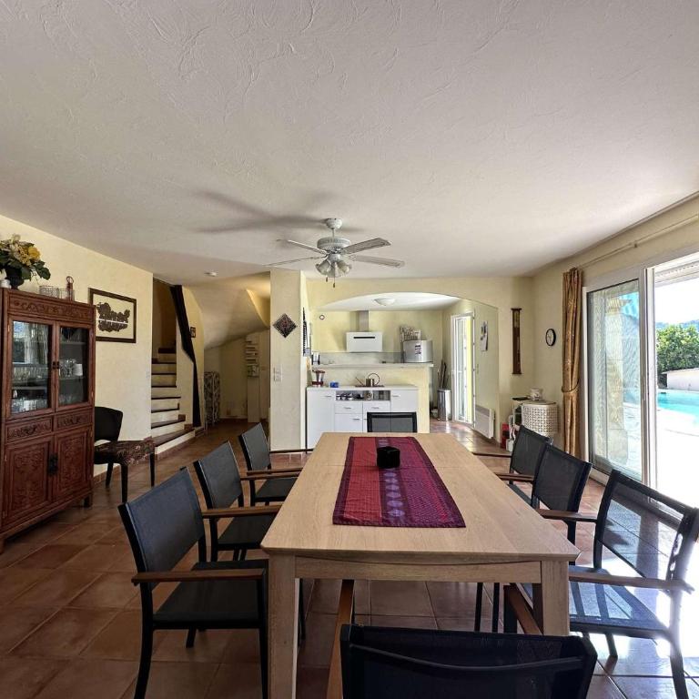 Villa Myosotis pour 8 personnes avec piscine chauffée et vue mer à La Londe-Les-Maures - Maison 4 Chambres - 13