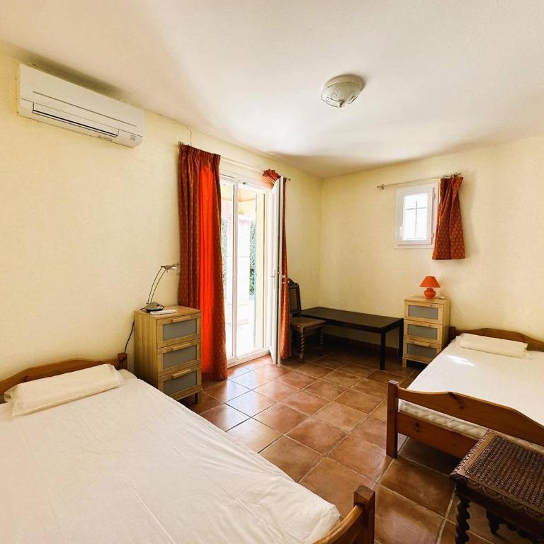Villa Myosotis pour 8 personnes avec piscine chauffée et vue mer à La Londe-Les-Maures - Maison 4 Chambres - 17