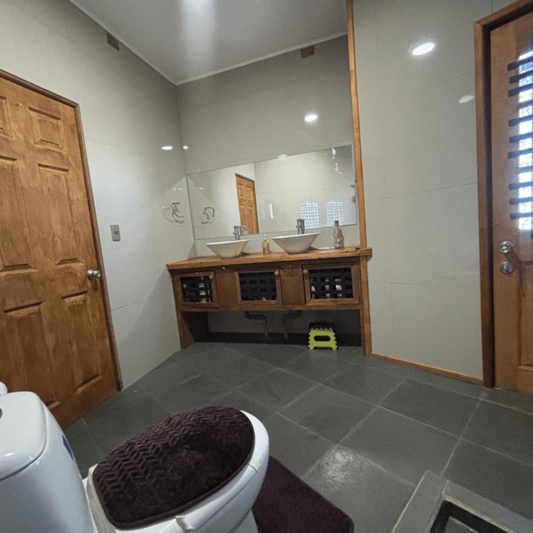 Lodge Punta Sirena - Five-Bedroom House - 9