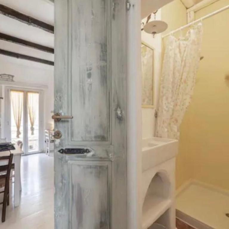 B&B Antiche Porte - Appartamento con 2 Camere da Letto, Balcone e Terrazza - 9