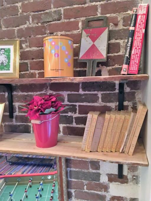 Montmartre Rue des Martyrs Loft with AC, 4-7 PEO - Appartement 3 Chambres - 58