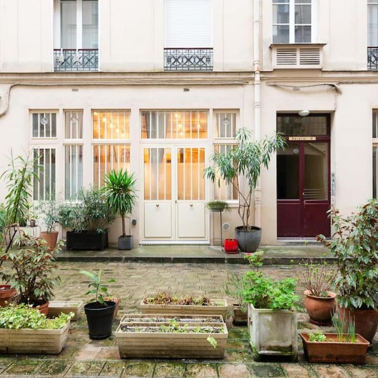 Montmartre Rue des Martyrs Loft with AC, 4-7 PEO - Appartement 3 Chambres - 66
