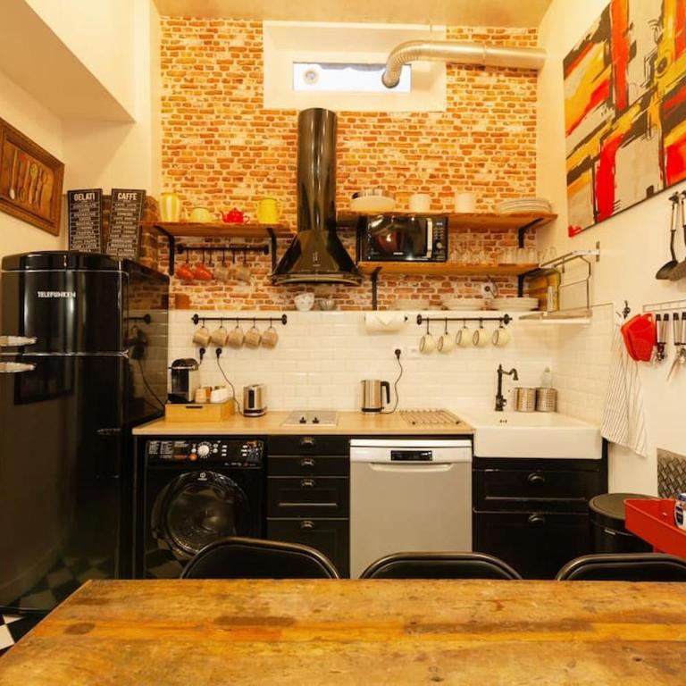 Montmartre Rue des Martyrs Loft with AC, 4-7 PEO - Appartement 3 Chambres - 24