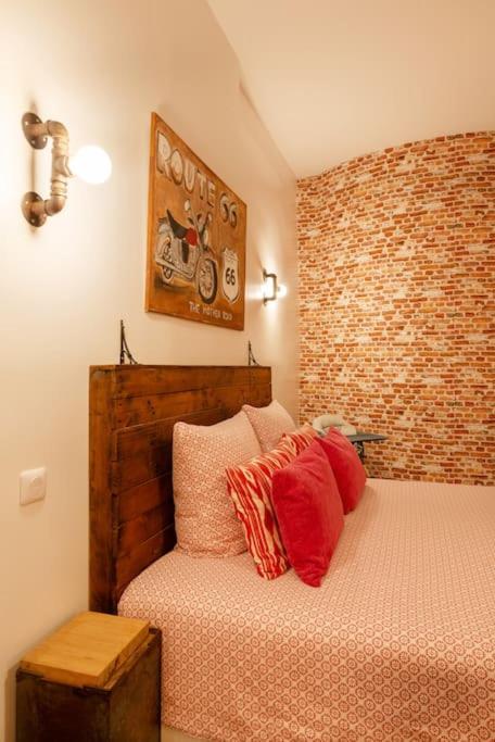 Montmartre Rue des Martyrs Loft with AC, 4-7 PEO - Appartement 3 Chambres - 30