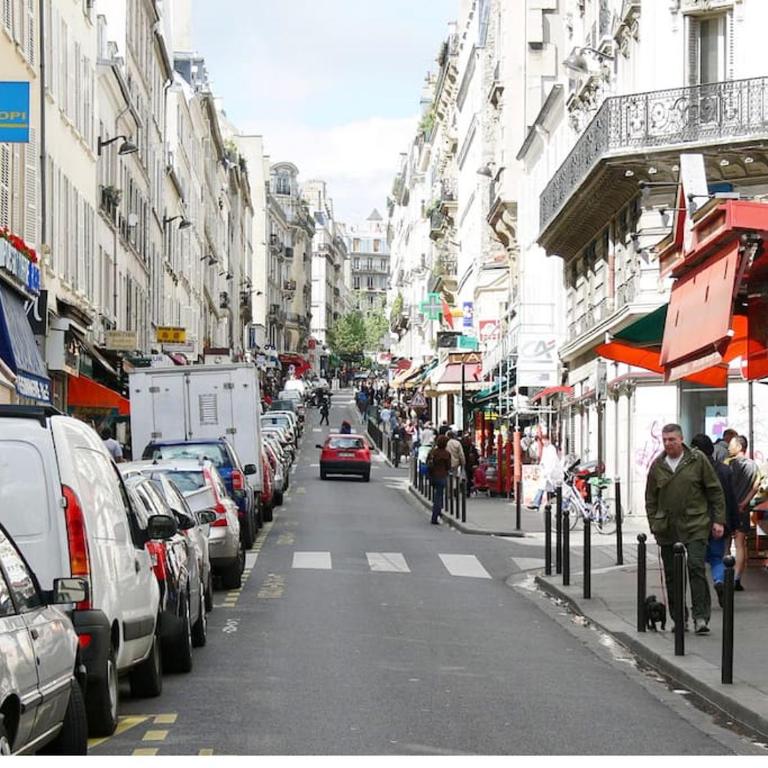 Montmartre Rue des Martyrs Loft with AC, 4-7 PEO - Appartement 3 Chambres - 86