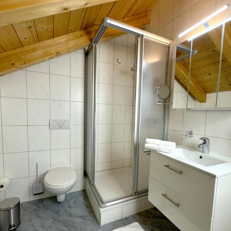 Landhaus Lechthaler - Deluxe Zimmer mit Queensize-Bett - 5