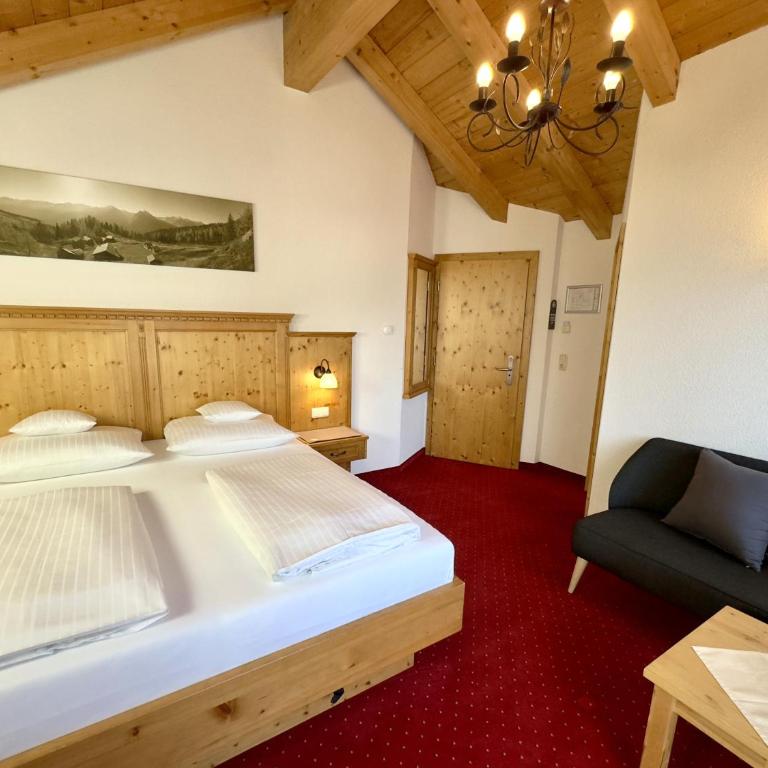 Landhaus Lechthaler - Deluxe Zimmer mit Queensize-Bett - 6