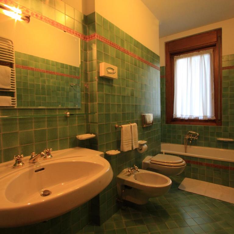 Hotel Trieste - Camera Familiare (2 Adulti + 1 Bambino) - 6